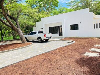 Casa en venta en Rivas – 4 hab, 229 m²