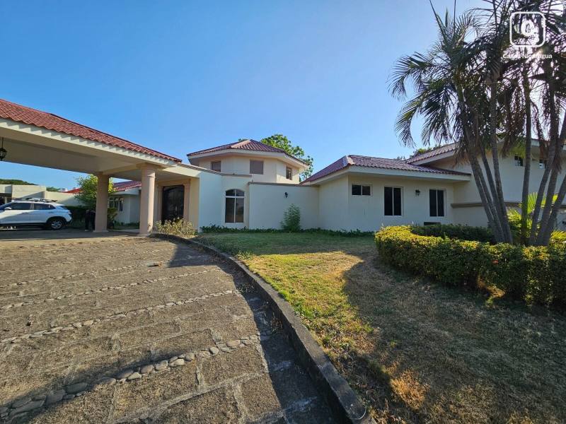 Apartamento en alquiler en Managua – 4 hab, 465 m²