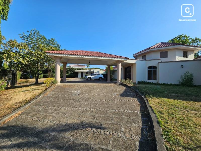 Apartamento en alquiler en Managua – 4 hab, 465 m²