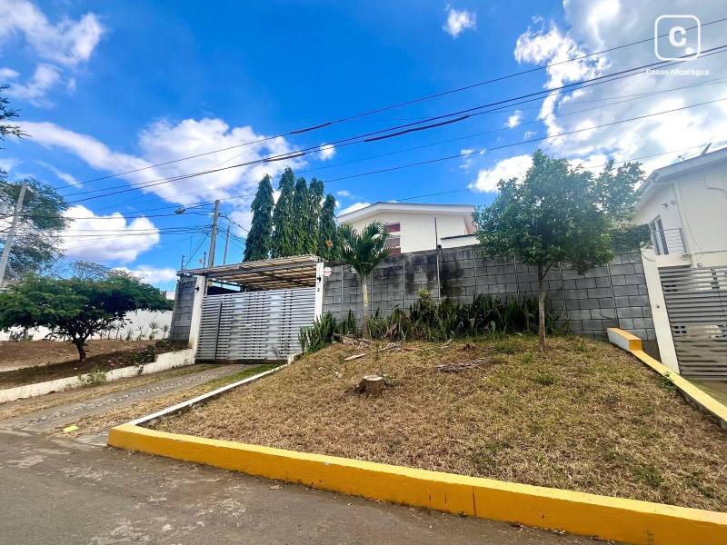 Casa en alquiler en Santo Domingo, Managua – 3 hab, 167 m²