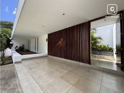 Casa en venta en Villa Fontana Sur, Managua – 470 m²