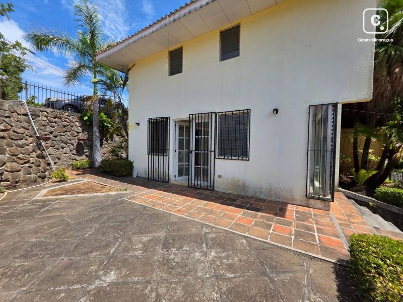 Casa en venta en Colonia Managua, Managua – 2 hab, 231 m²