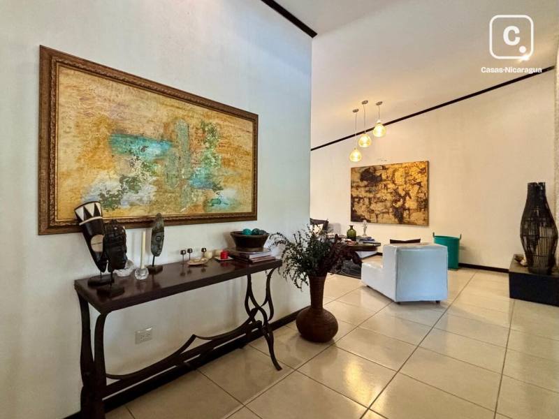 Apartamento en venta en Santo Domingo, Managua – 4 hab, 404 m²