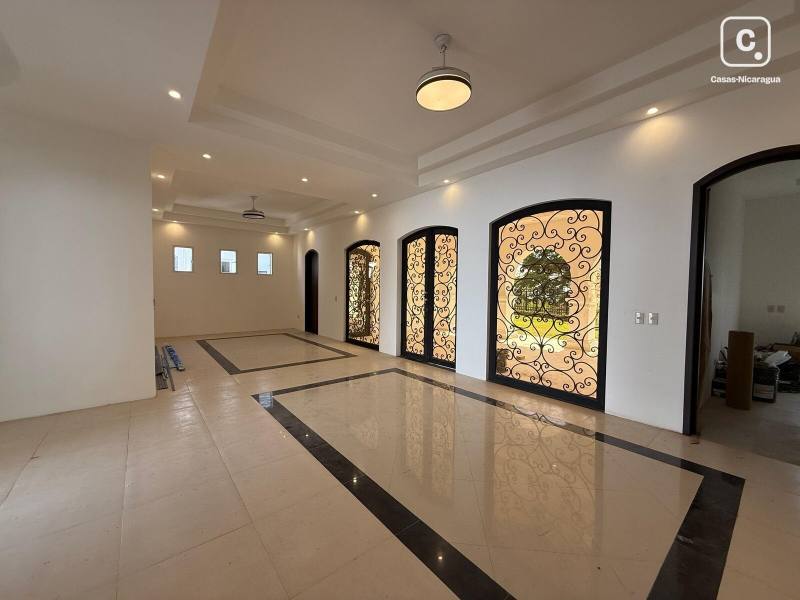 Casa en venta en Managua – 7 hab, 1,100 m²