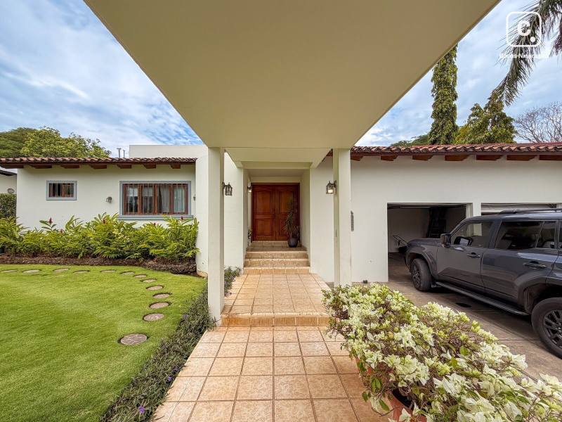Apartamento en venta en Santo Domingo, Managua – 4 hab, 494 m²