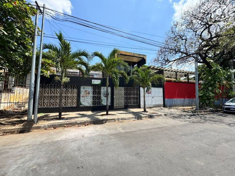 Casa en venta en Los Robles, Managua – 5 hab, 296 m²
