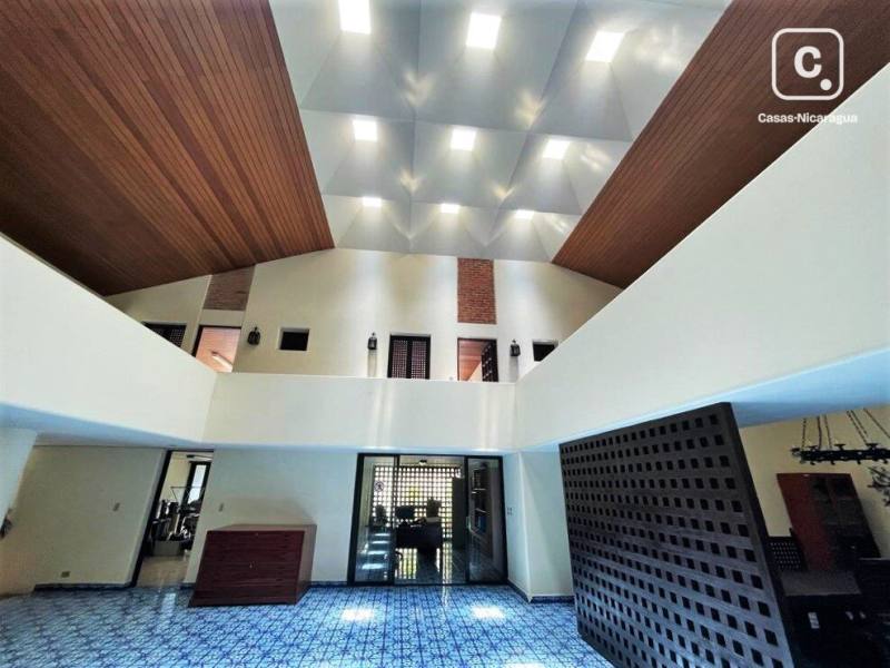 Casa en alquiler en Managua – 5 hab, 330 m²