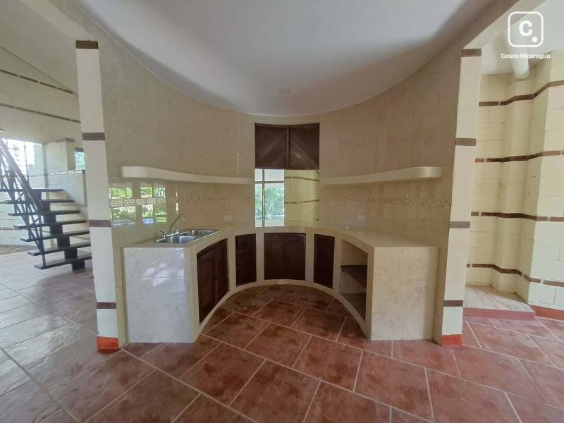 Casa en venta en Villa Fontana Sur, Managua – 3 hab, 220 m²