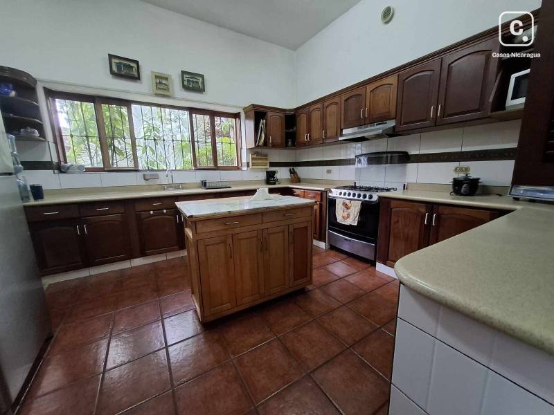 Casa en venta en Carretera Sur, Managua – 4 hab, 420 m²