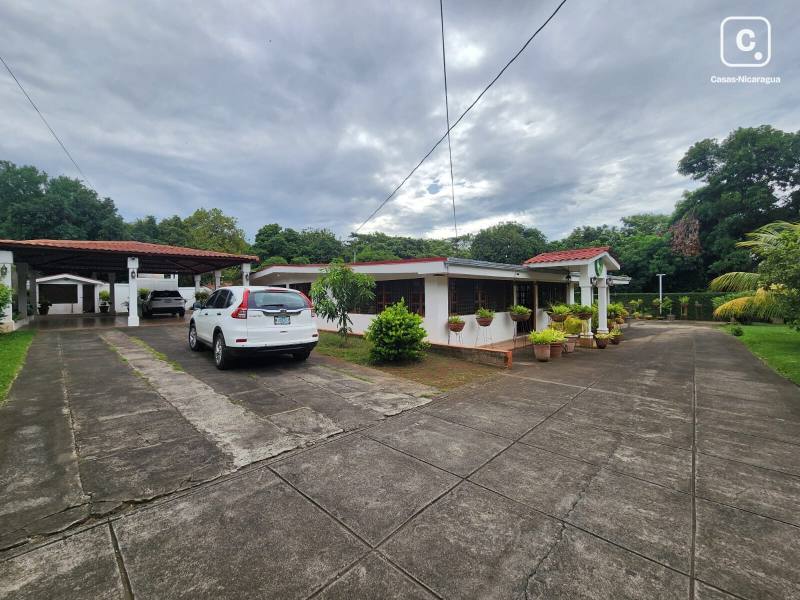 Casa en venta en Carretera Vieja a León, Managua – 6 hab, 455 m²