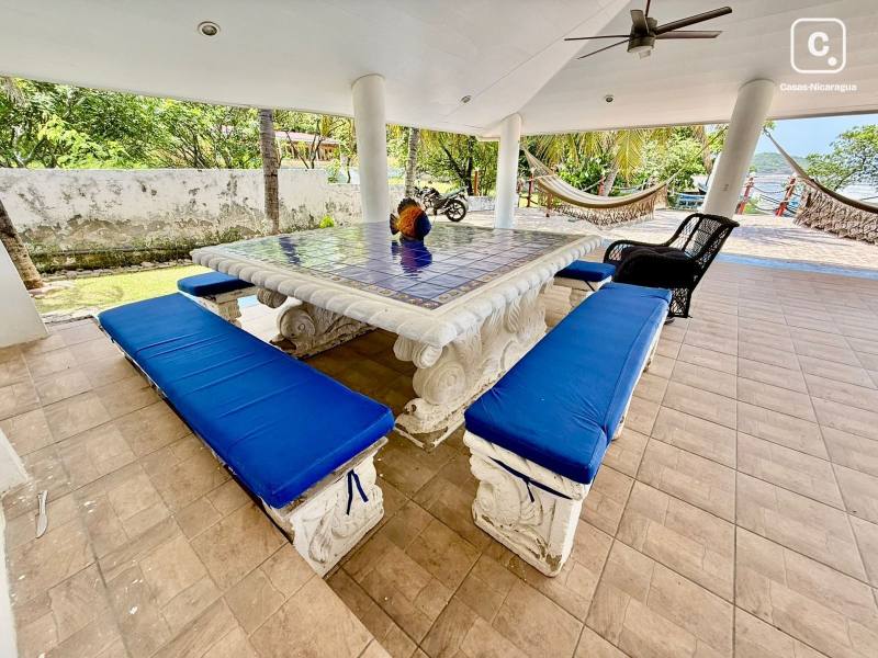 Casa de playa en venta en León – 4 hab, 270 m²