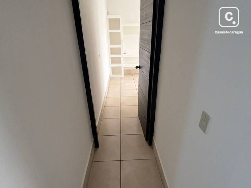Casa en alquiler en Villa Fontana, Managua – 5 hab, 1,050,000 m²