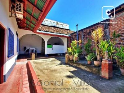 Local comercial en venta en Granada – 390 m²