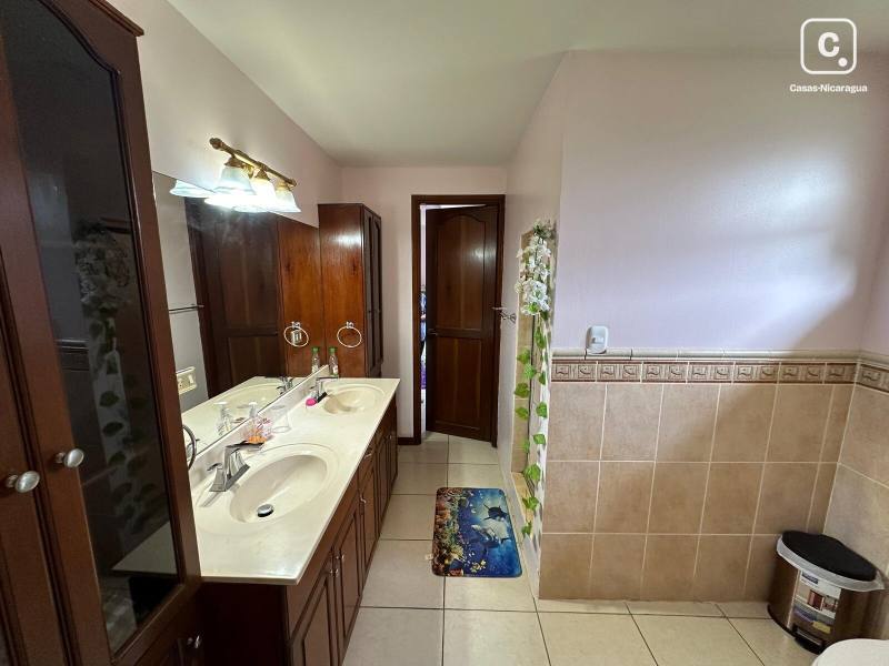 Casa en venta en Managua – 7 hab, 2,578 m²