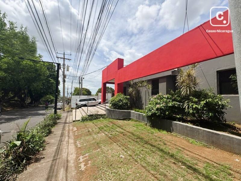 Casa en alquiler en Los Robles, Managua – 417 m²