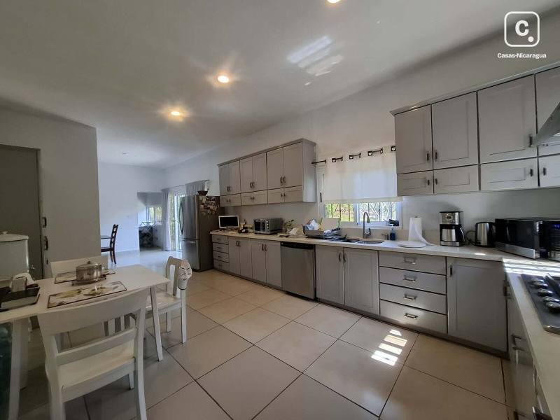 Apartamento en venta en Santo Domingo, Managua – 4 hab, 270 m²