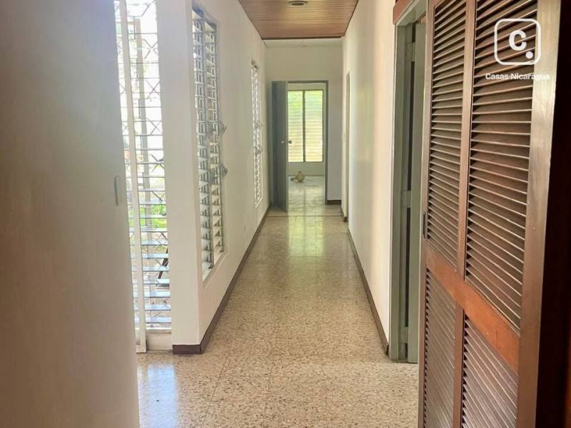 Casa en alquiler en Bolonia, Managua – 9 hab, 500 m²