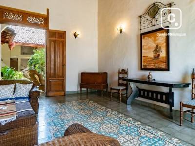 Casa en venta en Granada – 3 hab, 268 m²