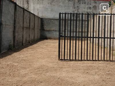 Terreno en venta en Granada – 220 m²
