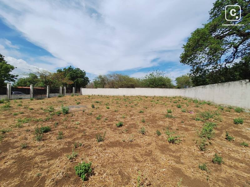 Casa en venta en Carretera Vieja a León, Managua – 977 m²